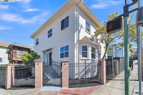 Photo of 3300 Harrison St, Oakland, CA 94611 (MLS # 41119106)