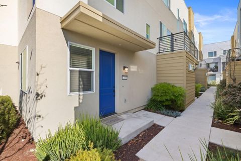 Photo of 2420 Kita Lane, San Jose, CA 95133 (MLS # ML82032027)