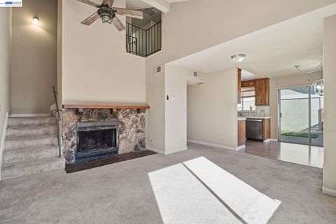 Photo of 20139 Anita Ave, Castro Valley, CA 94546 (MLS # 41125451)