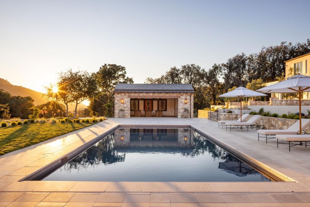 Photo of 10 Encina Drive, Carmel Valley, CA 93924 (MLS # ML82023319)