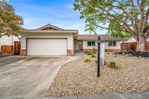 Photo of 5550 San Juan Way, Pleasanton, CA 94566 (MLS # 41115834)