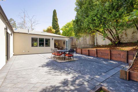 A home in San Leandro