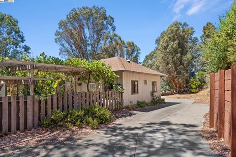 A home in El Sobrante