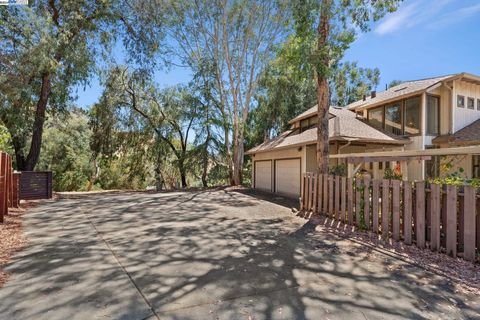 A home in El Sobrante