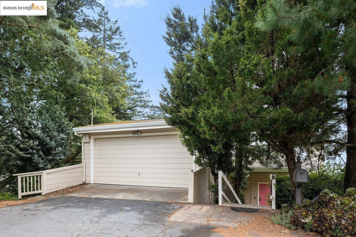 9175 Skyline BLVD