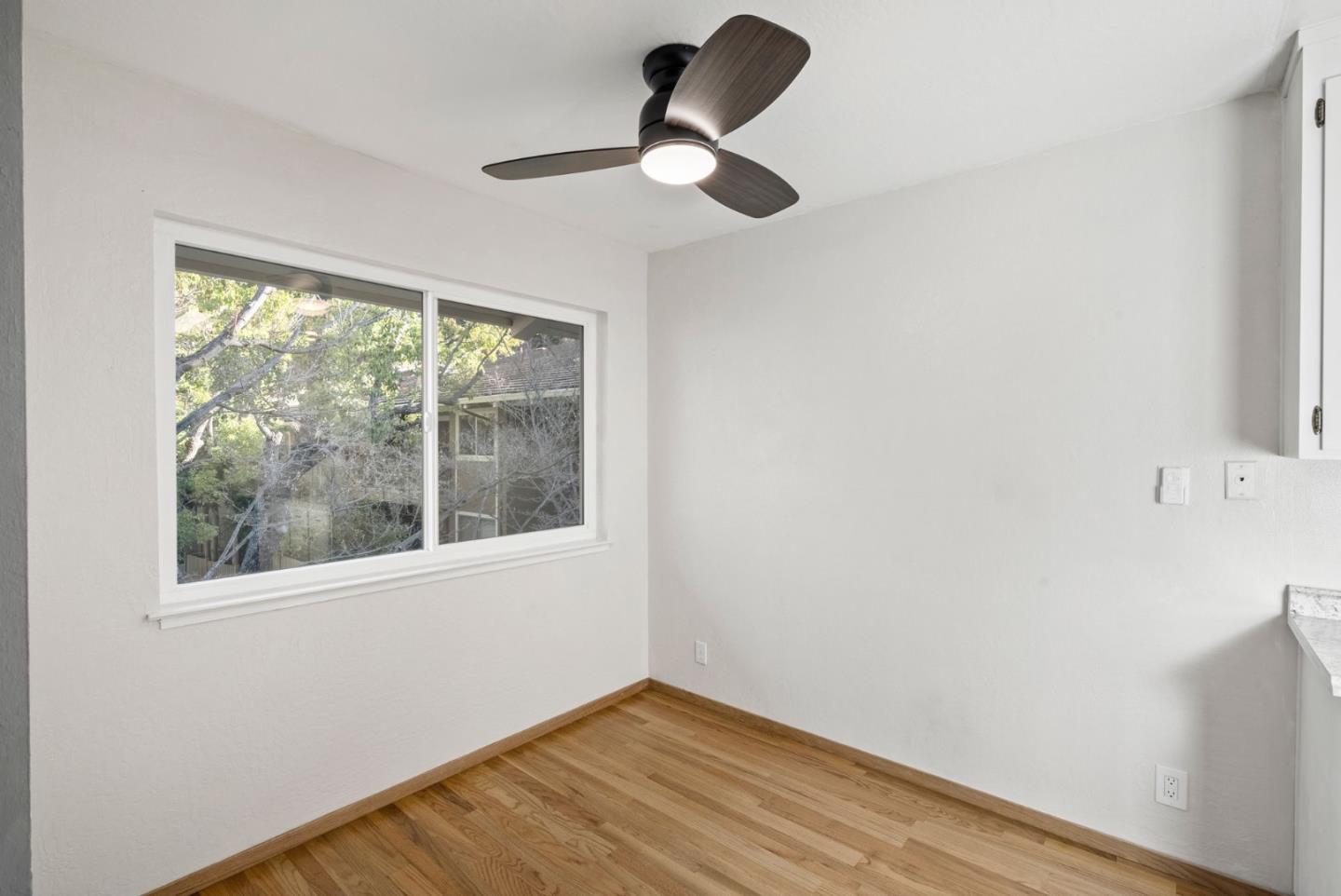 Los Gatos, California 95032, United States, 2 Bedrooms Bedrooms, ,3 BathroomsBathrooms,Residential,Active,20177