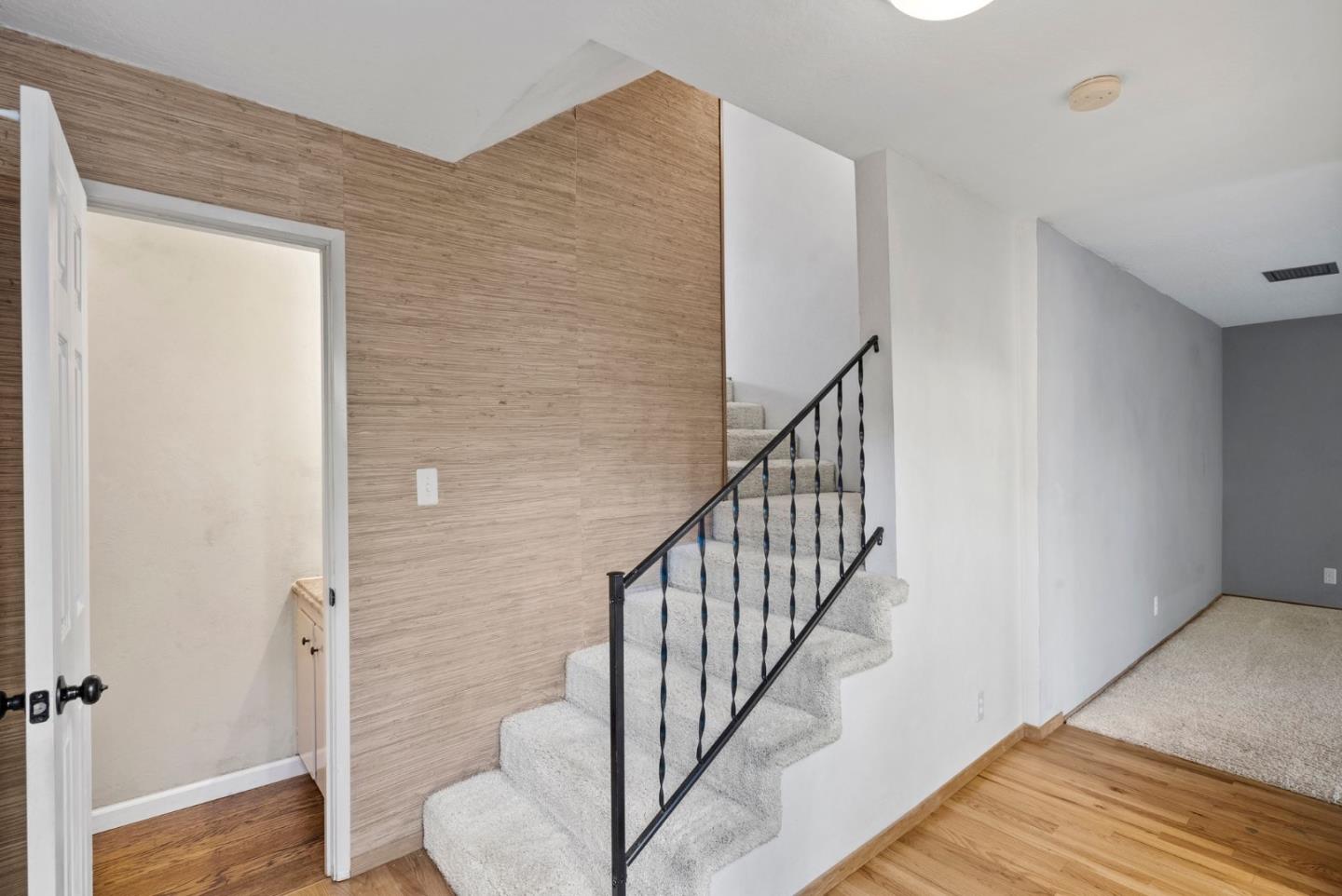 Los Gatos, California 95032, United States, 2 Bedrooms Bedrooms, ,3 BathroomsBathrooms,Residential,Active,20177