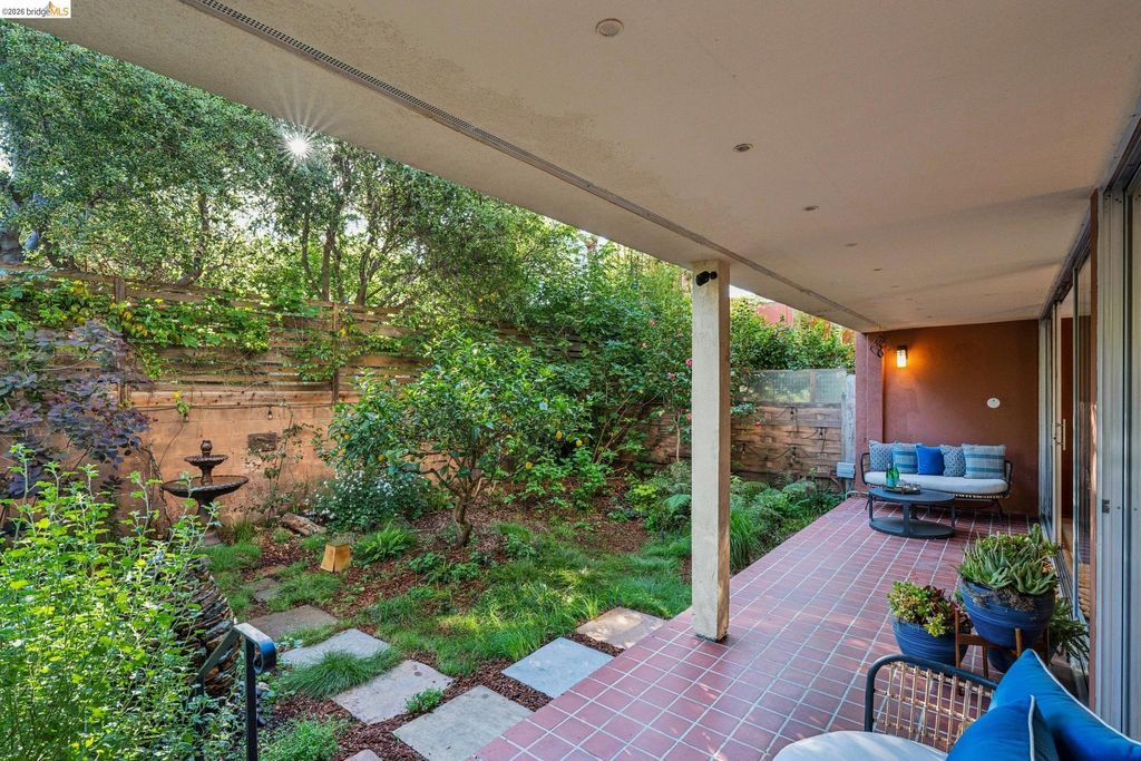 Photo of 1515 Oxford St #1D, Berkeley, CA 94709 (MLS # 41129216)