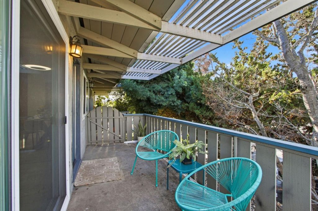 Photo of 597 Valley Forge Way #4, Campbell, CA 95008 (MLS # ML82030544)