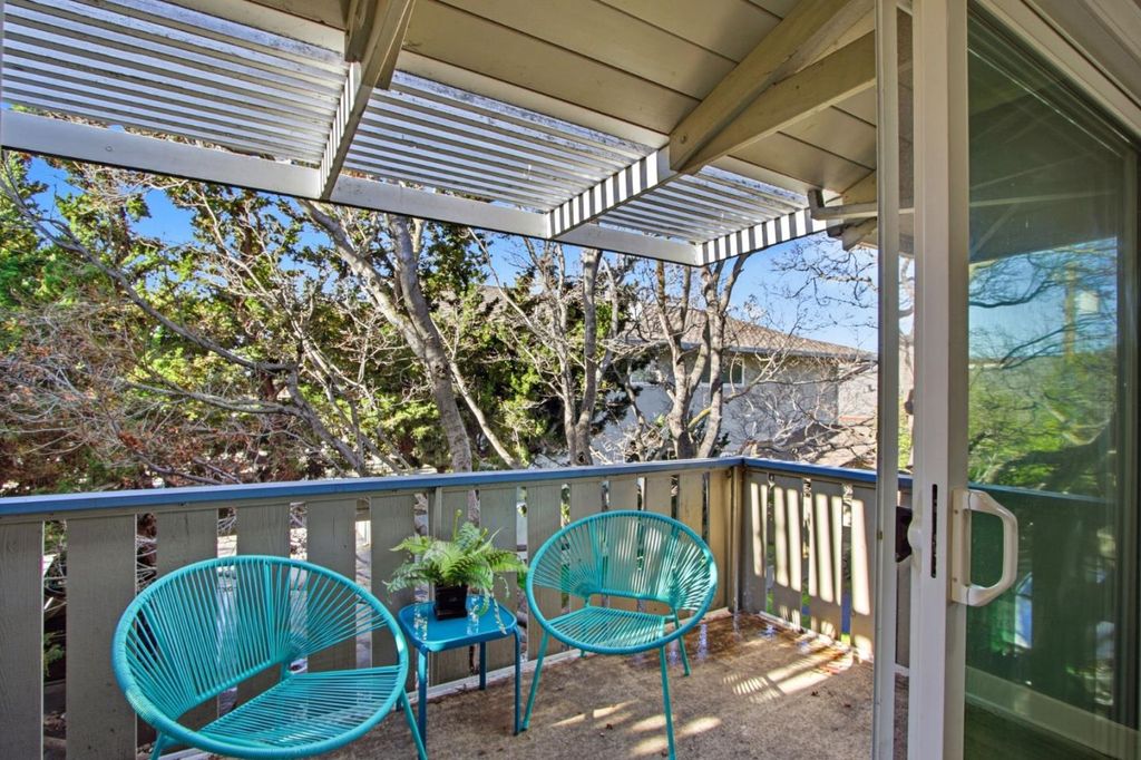 Photo of 597 Valley Forge Way #4, Campbell, CA 95008 (MLS # ML82030544)