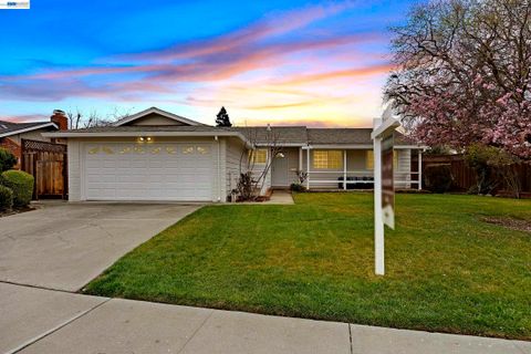 Photo of 4034 Francisco St, Pleasanton, CA 94566 (MLS # 41125536)