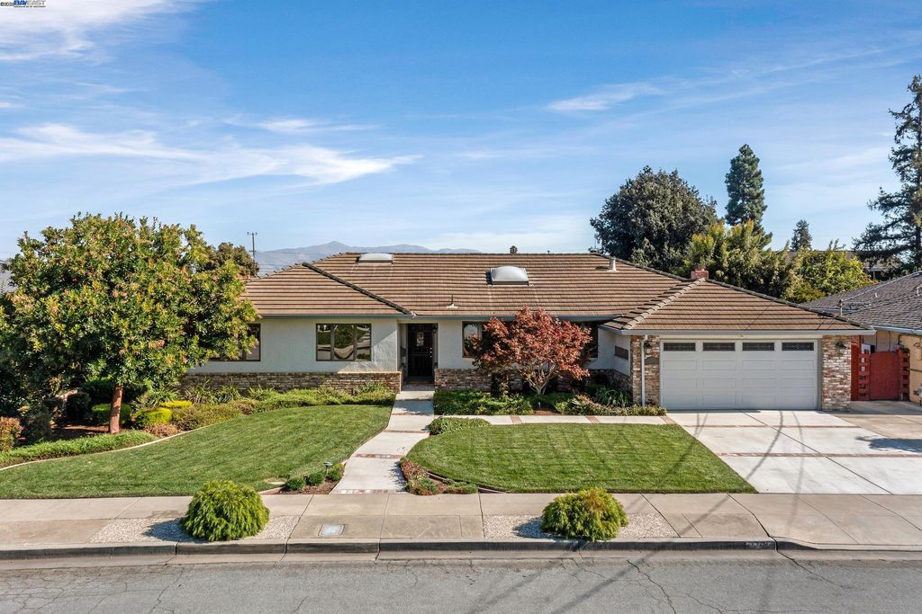 Photo of 4754 Northdale Dr, Fremont, CA 94536 (MLS # 41116302)