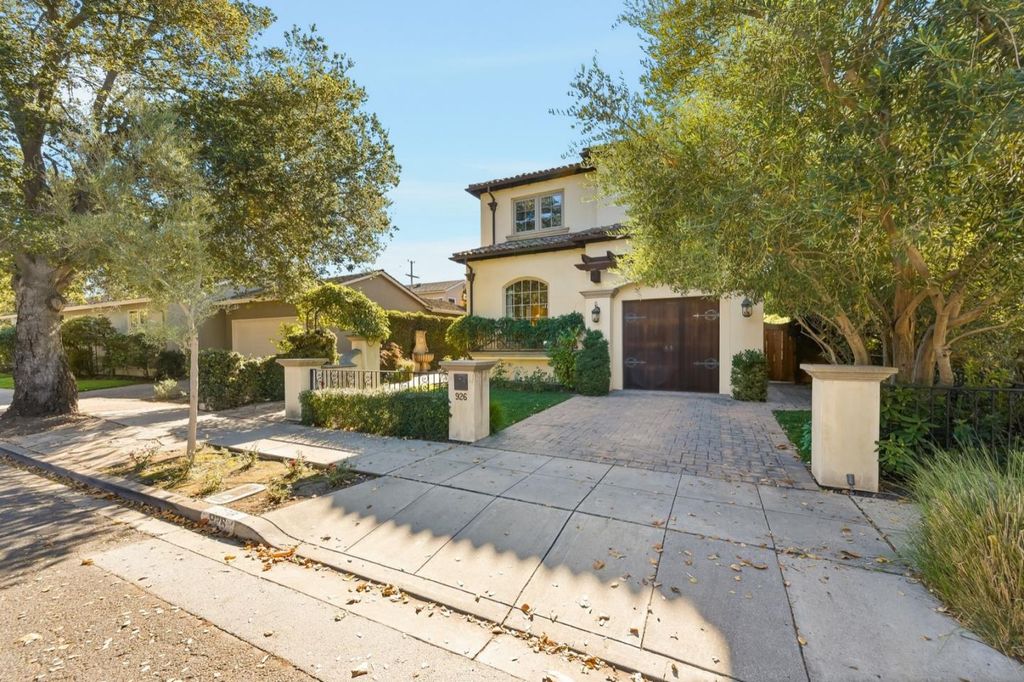 Photo of 926 Rosewood Avenue, San Carlos, CA 94070 (MLS # ML82026422)