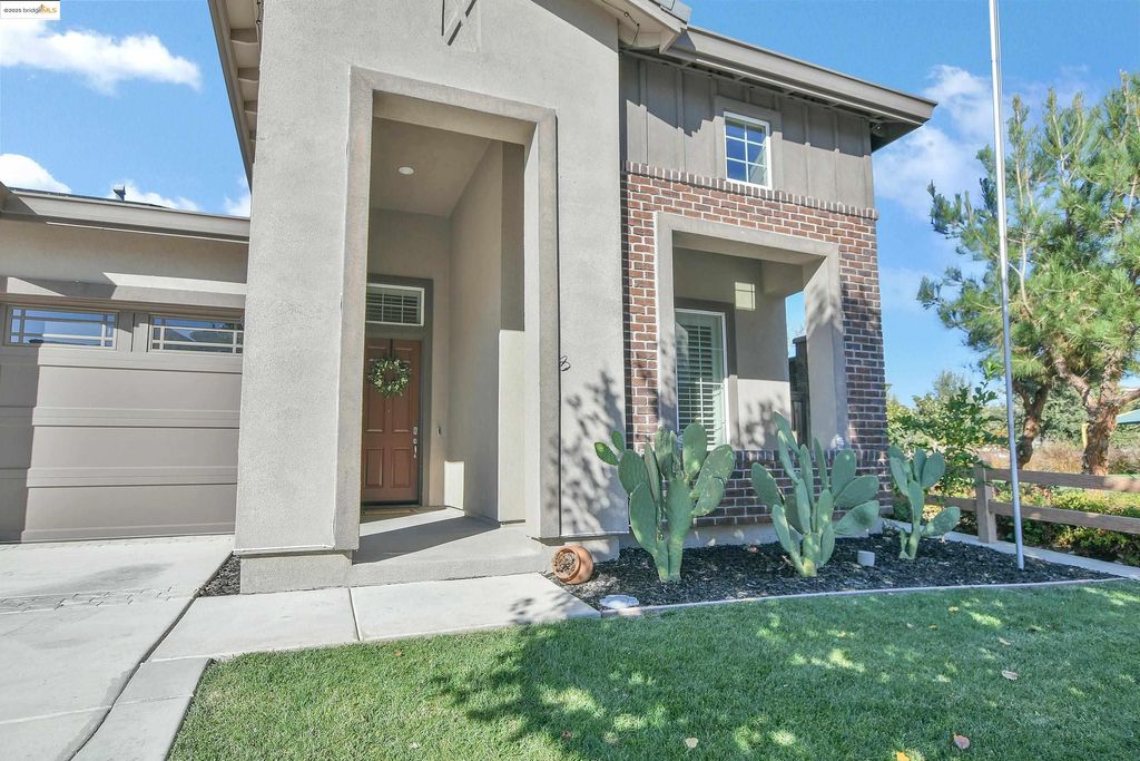 Photo of 361 Fletcher Ln, Brentwood, CA 94513 (MLS # 41116335)