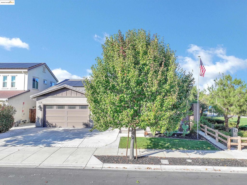 Photo of 361 Fletcher Ln, Brentwood, CA 94513 (MLS # 41116335)