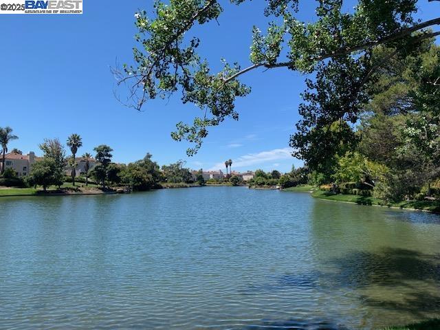 Alameda, California 94502, United States, 3 Bedrooms Bedrooms, ,3 BathroomsBathrooms,Residential,Pending,187221