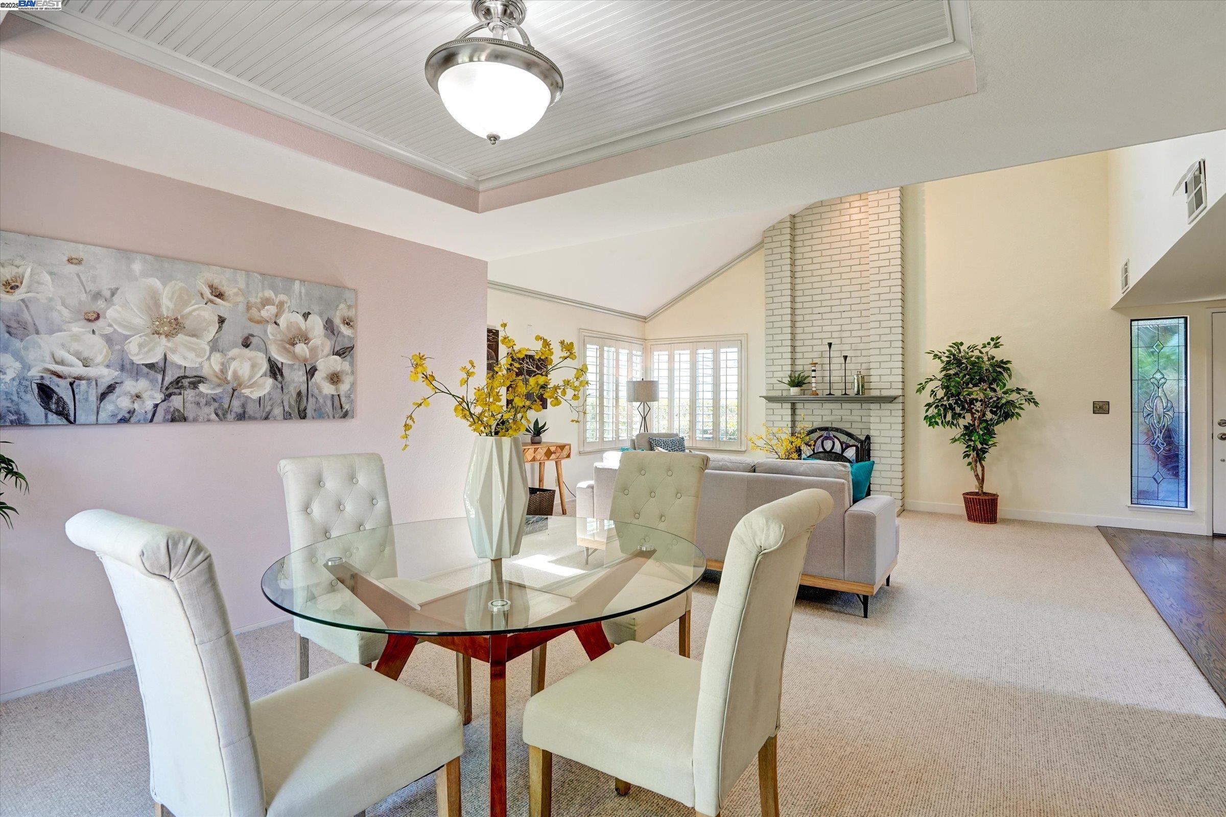 Alameda, California 94502, United States, 3 Bedrooms Bedrooms, ,3 BathroomsBathrooms,Residential,Pending,187221