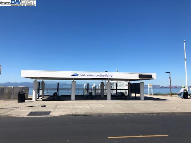 Alameda, California 94502, United States, 3 Bedrooms Bedrooms, ,3 BathroomsBathrooms,Residential,Pending,187221