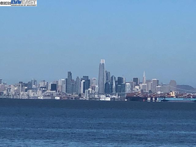 Alameda, California 94502, United States, 3 Bedrooms Bedrooms, ,3 BathroomsBathrooms,Residential,Pending,187221