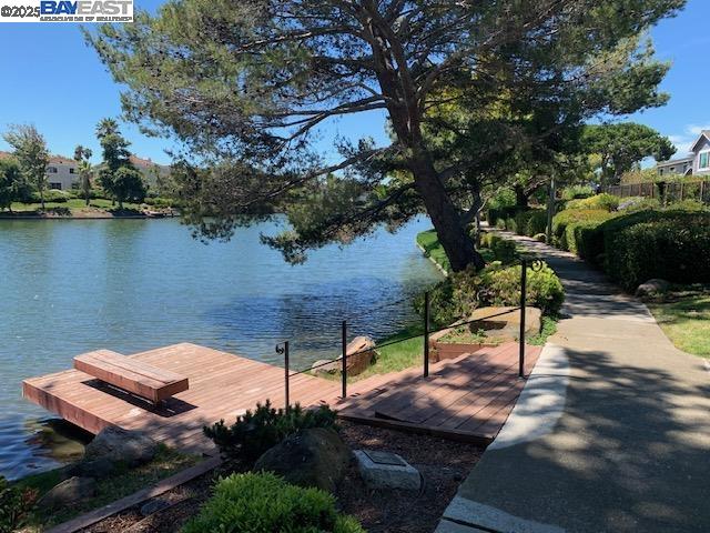 Alameda, California 94502, United States, 3 Bedrooms Bedrooms, ,3 BathroomsBathrooms,Residential,Pending,187221