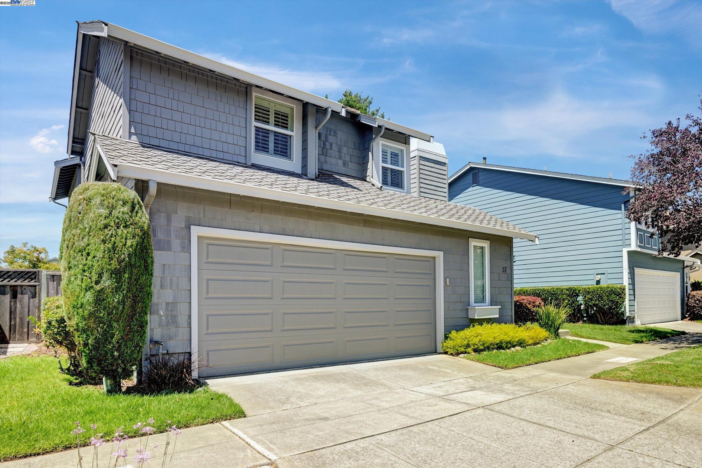 Alameda, California 94502, United States, 3 Bedrooms Bedrooms, ,3 BathroomsBathrooms,Residential,Pending,187221