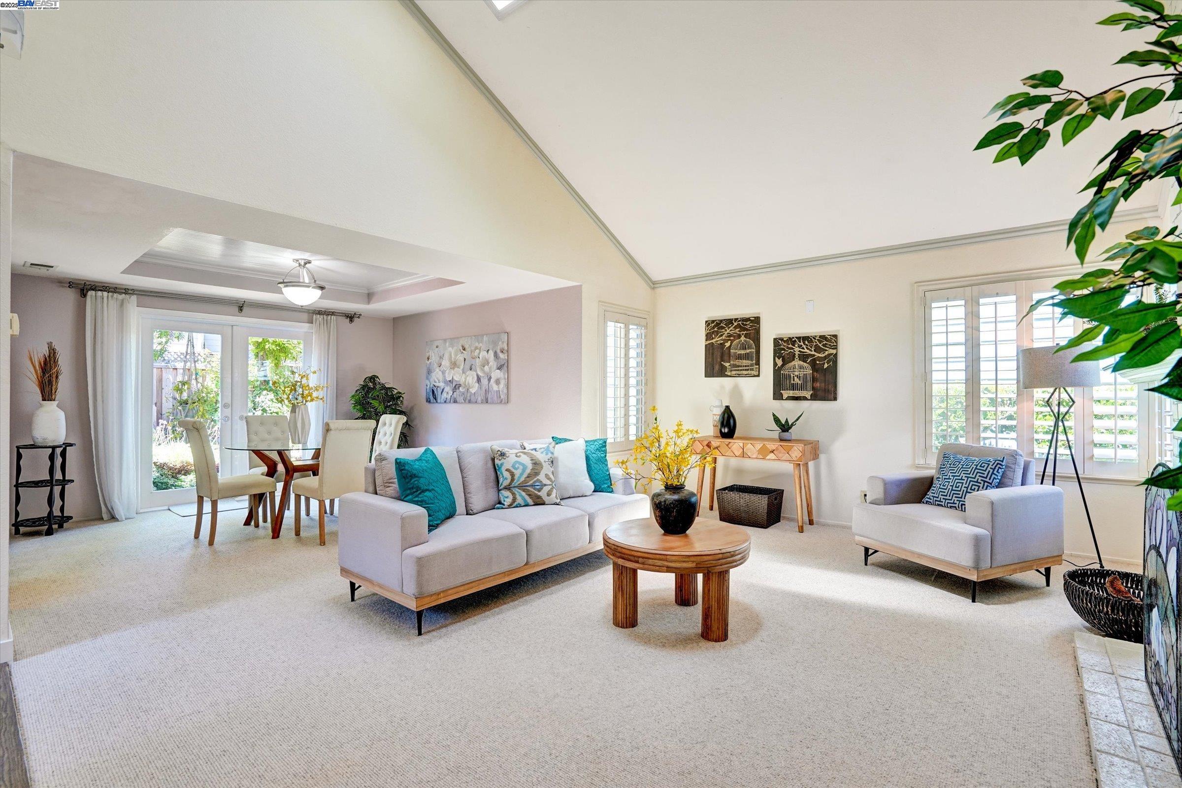 Alameda, California 94502, United States, 3 Bedrooms Bedrooms, ,3 BathroomsBathrooms,Residential,Pending,187221