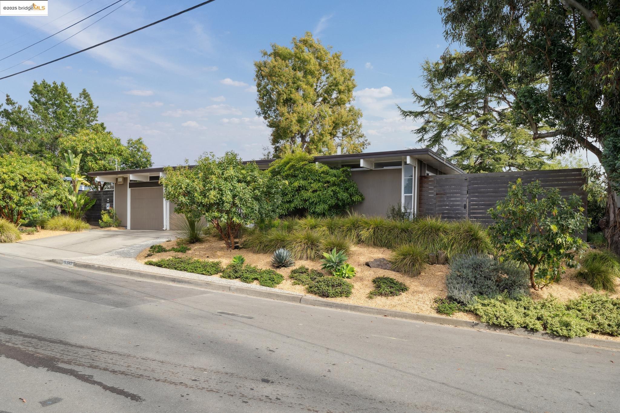 5345 Crown Ct