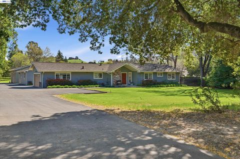 Photo of 1450 Finley Rd, Pleasanton, CA 94588 (MLS # 41126850)