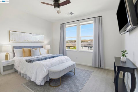 Photo of 2332 Carbondale Way, Dublin, CA 94568 (MLS # 41131118)