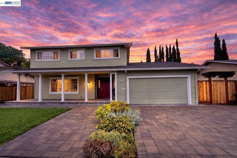 Photo of 5481 Greenfield Way, Pleasanton, CA 94566 (MLS # 41130905)