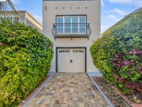 A home in San Bruno