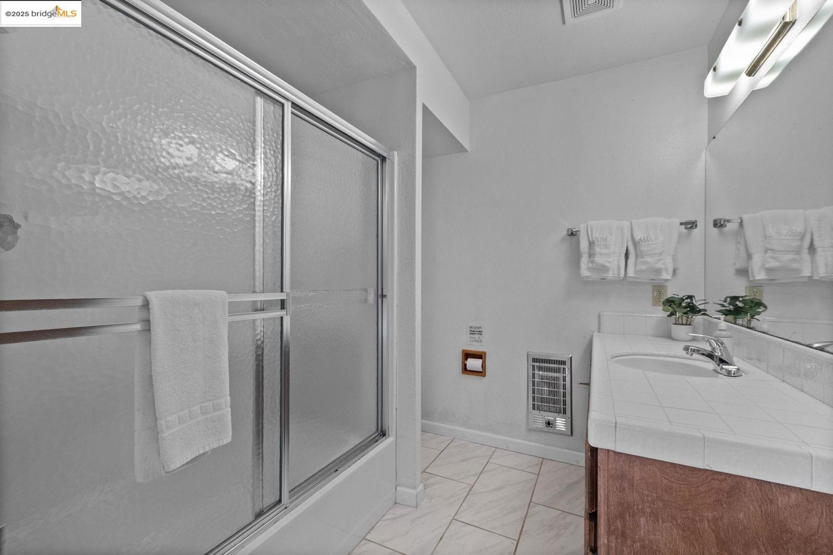 Groveland, California 95321, United States, 4 Bedrooms Bedrooms, ,3 BathroomsBathrooms,Residential,Active,249653