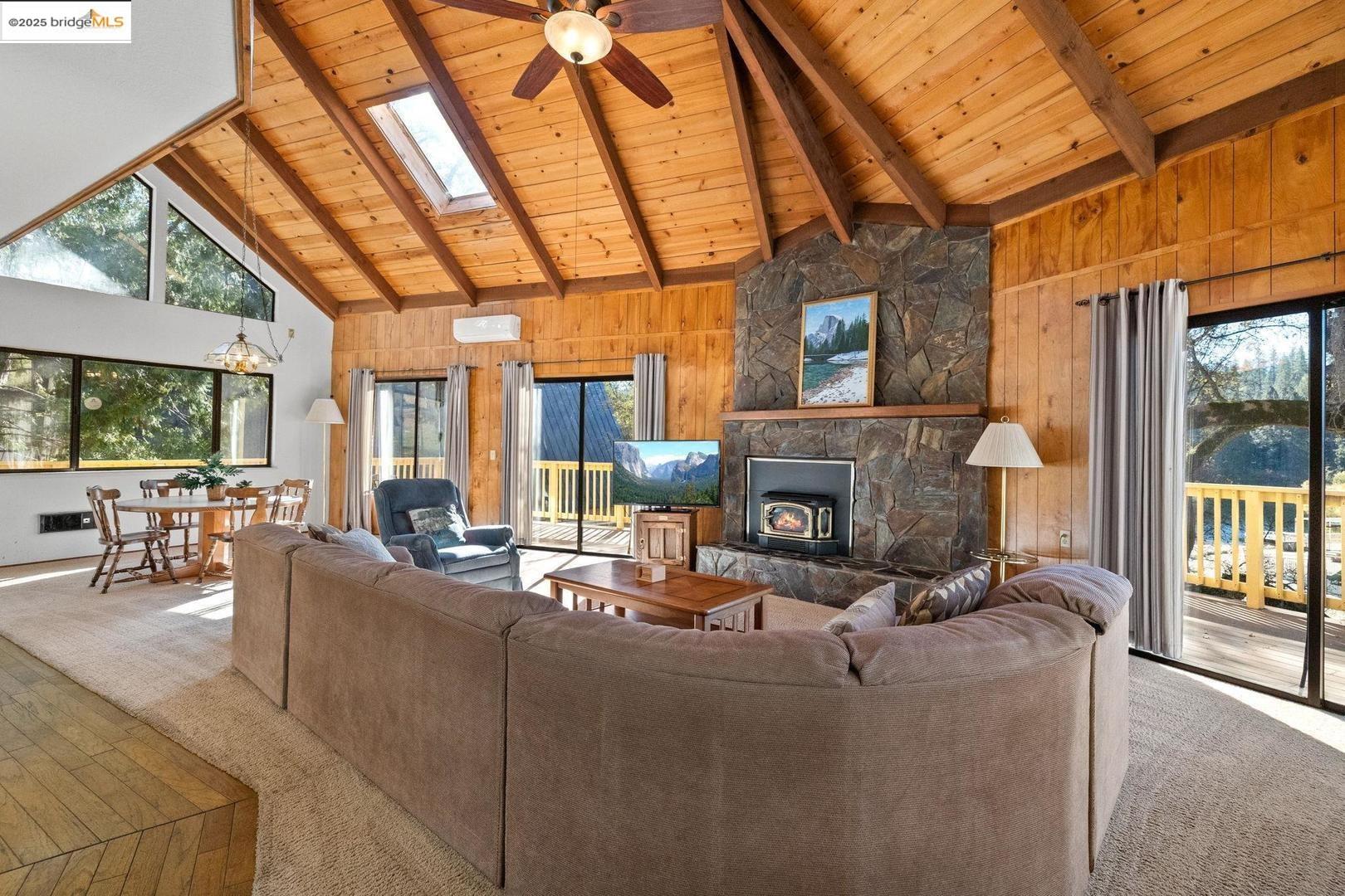 Groveland, California 95321, United States, 4 Bedrooms Bedrooms, ,3 BathroomsBathrooms,Residential,Active,249653