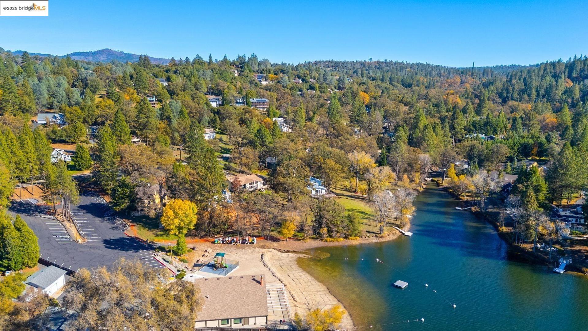 Groveland, California 95321, United States, 4 Bedrooms Bedrooms, ,3 BathroomsBathrooms,Residential,Active,249653