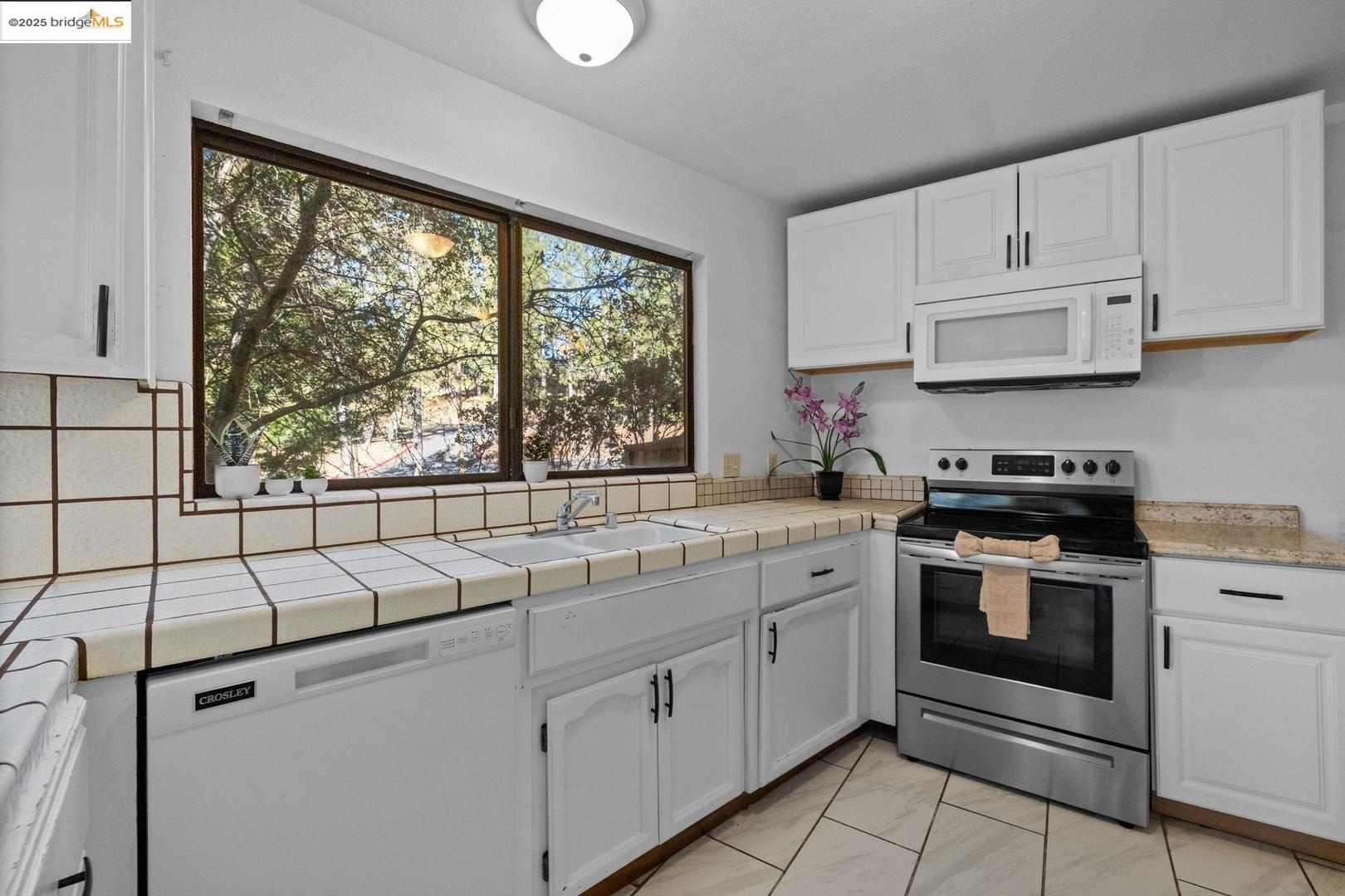 Groveland, California 95321, United States, 4 Bedrooms Bedrooms, ,3 BathroomsBathrooms,Residential,Active,249653