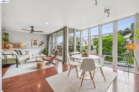 Photo of 398 Adams Street #302, Oakland, CA 94610 (MLS # 41132965)
