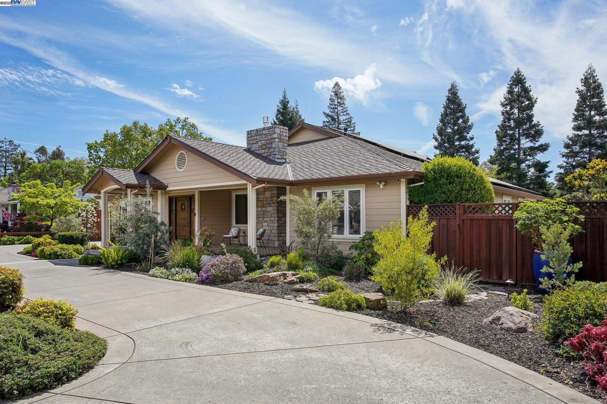 221 El Sobrante Dr
