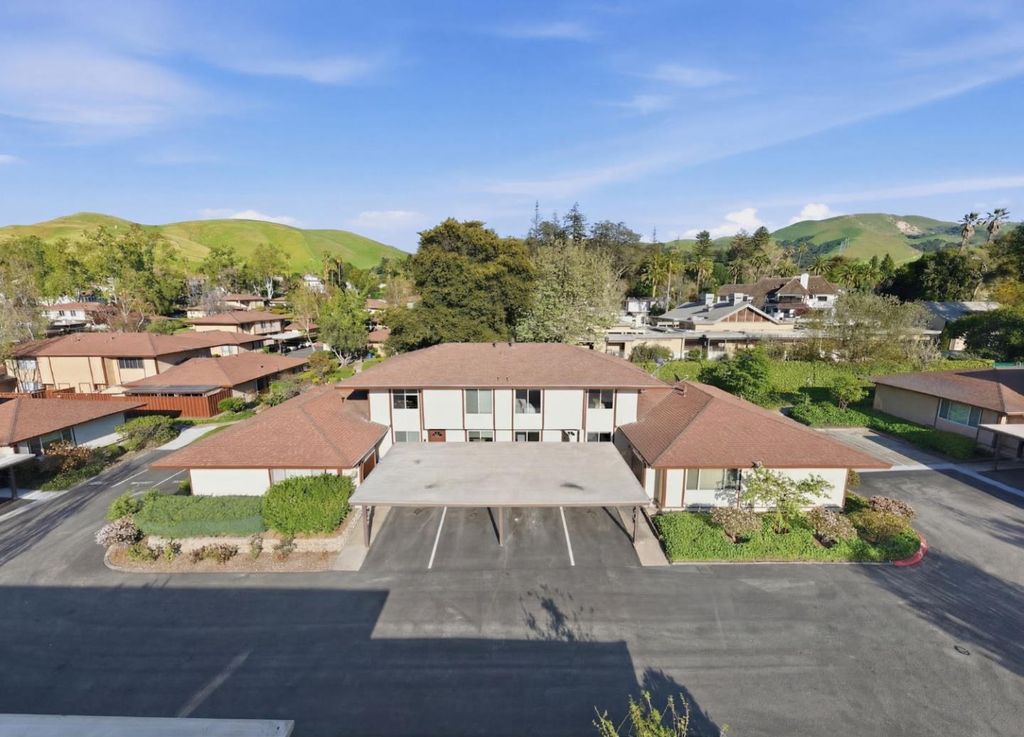 Photo of 222 Corte San Pablo, Fremont, CA 94539 (MLS # ML82035988)