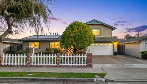 Photo of 8847 Davona Dr, Dublin, CA 94568 (MLS # 41121373)