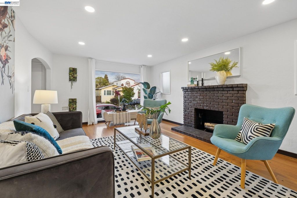 Photo of 816 Talbot Avenue, Albany, CA 94706 (MLS # 41131899)