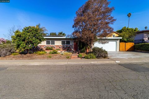 Photo of 208 Los Gatos Ave, Vallejo, CA 94589 (MLS # 41123270)