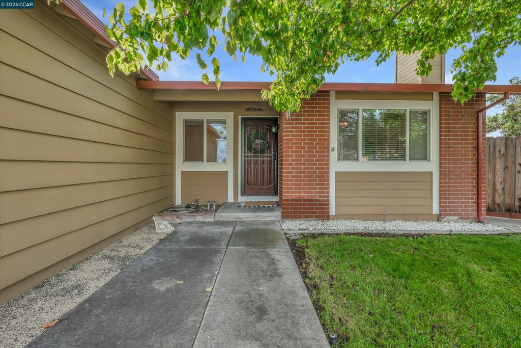 Photo of 4640 Pinot Ct, Oakley, CA 94561 (MLS # 41129208)