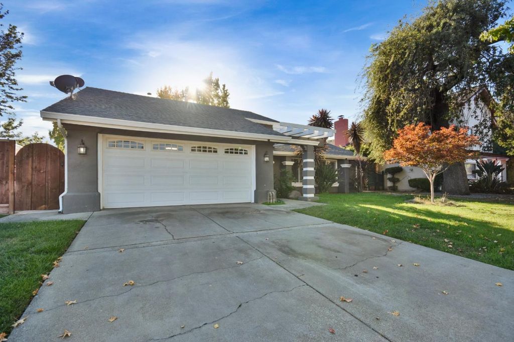 Photo of 7143 Via Lomas, San Jose, CA 95139 (MLS # ML82026228)