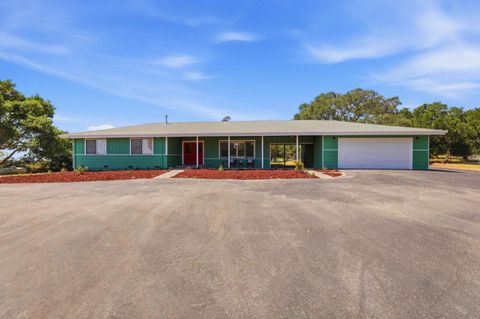 Photo of 16290 Blackie Road, Salinas, CA 93907 (MLS # ML82044979)