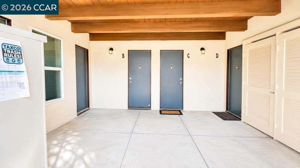 Photo of 1660 Laguna St #C, Concord, CA 94520 (MLS # 41143522)