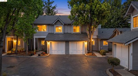 Photo of 226 Birch Creek Dr, Pleasanton, CA 94566 (MLS # 41129375)