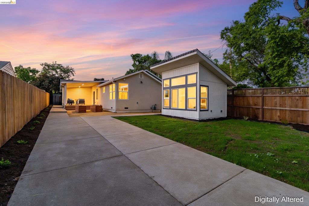 Photo of 3015 Stevenson St, Pittsburg, CA 94565 (MLS # 41128982)