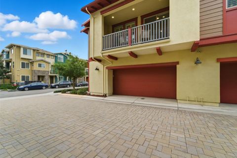 Photo of 772 Tranquility Circle #2, Livermore, CA 94551 (MLS # ML82032405)