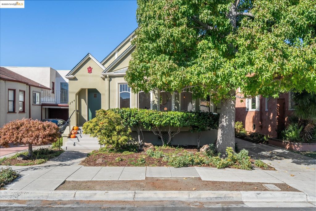 Photo of 244 W Broadmoor Blvd, San Leandro, CA 94577 (MLS # 41116332)