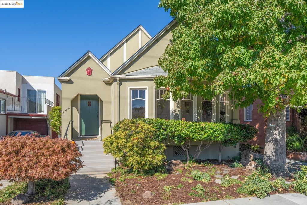 Photo of 244 W Broadmoor Blvd, San Leandro, CA 94577 (MLS # 41116332)